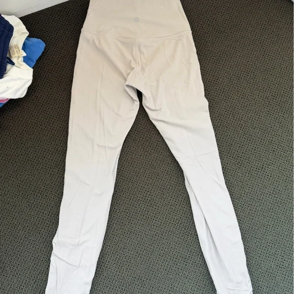 Cream double lined align leggings. Size 4. Cream/ light pink color. - Picture 3 of 4